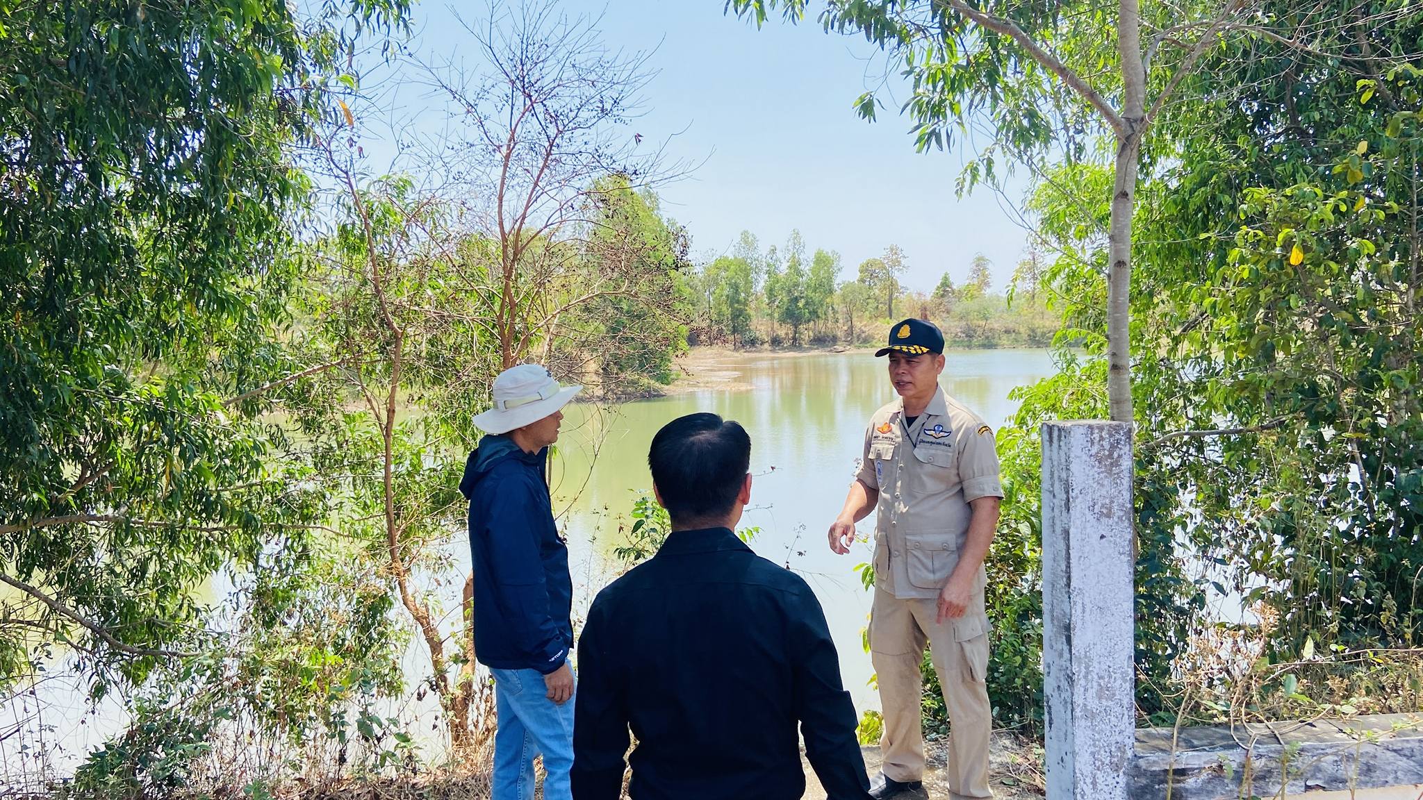 ผู้ว่าฯ อำนาจเจริญ มอบ ปภ. ลงพื้นที่ อบต.หนองสามสี ติดตามสถานการณ์น้ำ ประเมินความเสี่ยงขาดแคลนน้ำอุปโภคบริโภค เตรียมวางท่อส่งน้ำเสริมรับมือหน้าแล้ง