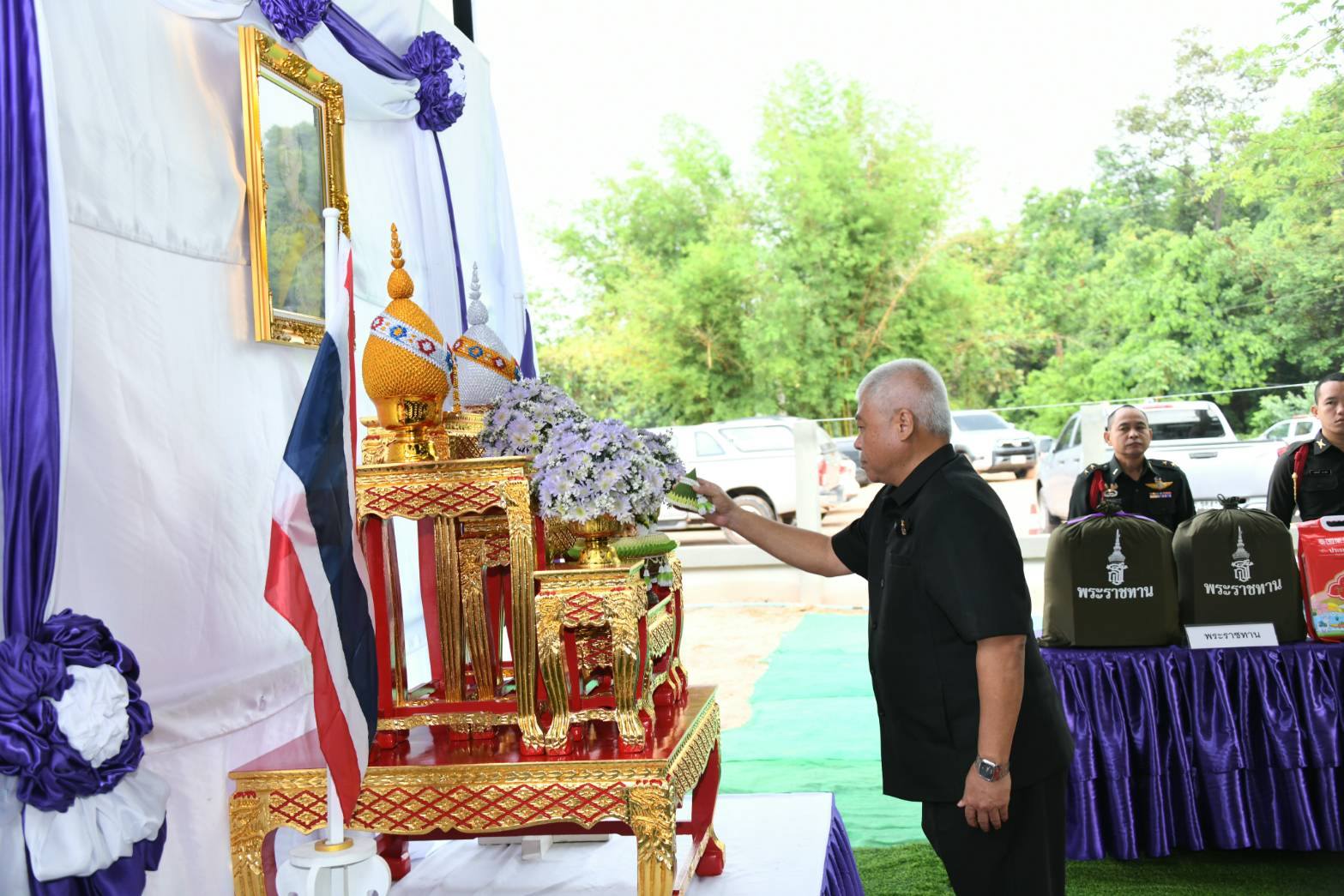 มูลนิธิชัยพัฒนาเชิญสิ่งของพระราชทาน มอบครอบครัว สิบเอกกฤษฎาฯ วีรชนผู้เสียสละ สร้างขวัญกำลังใจแก่ครอบครัวและประชาชนชาวอำนาจเจริญ