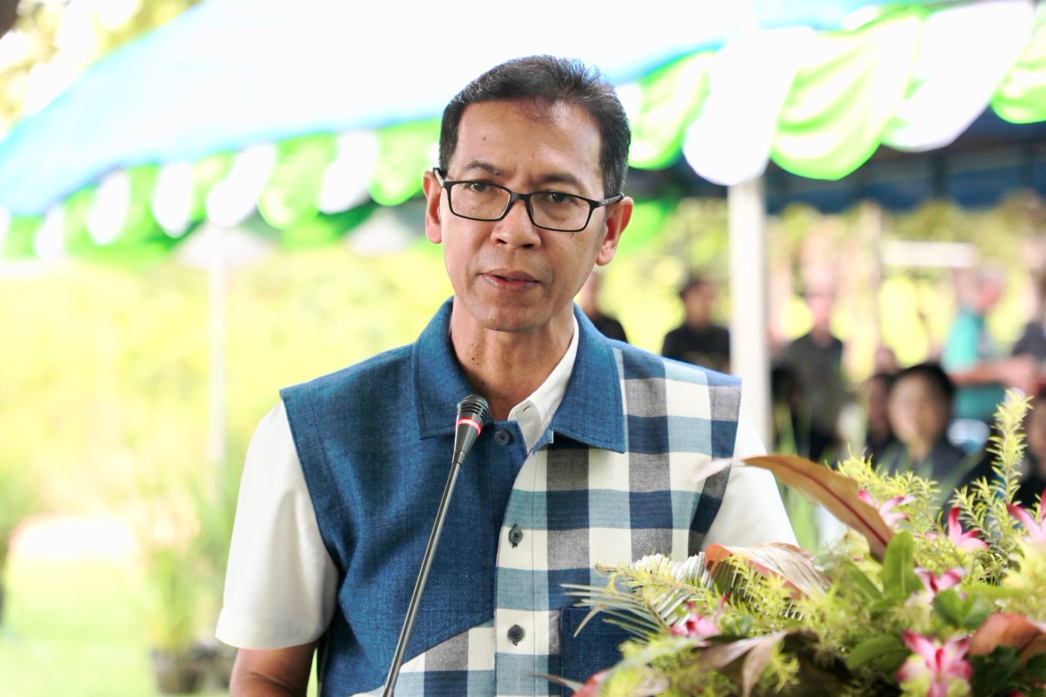 จังหวัดอำนาจเจริญ ส่งนายไพรวัล เห็มวงค์ เกษตรกรดีเด่น เข้าลุ้นรางวัลใหญ่ระดับประเทศ ในการประกวดคัดเลือกเกษตรกรดีเด่น สาขาอาชีพไร่นาสวนผสม ประจำปี 2569