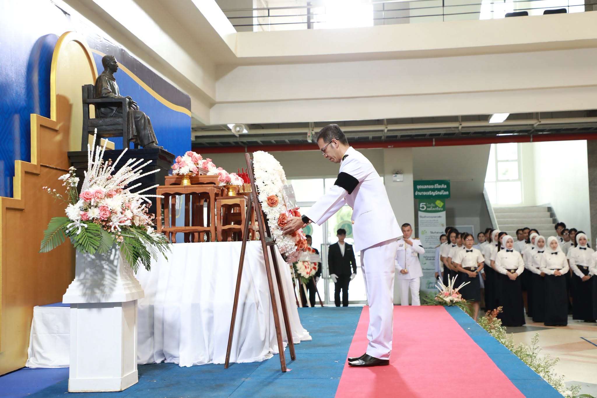 จังหวัดอำนาจเจริญ จัดพิธีวางพวงมาลาถวายสักการะ เนื่องในวันคล้ายวันสวรรคตของสมเด็จพระมหิตลาธิเบศร อดุลยเดชวิกรม พระบรมราชชนก &ldquo;วันมหิดล&rdquo; พระบิดาแห่งการแพทย์แผนปัจจุบันของไทย ประจำปี 2569