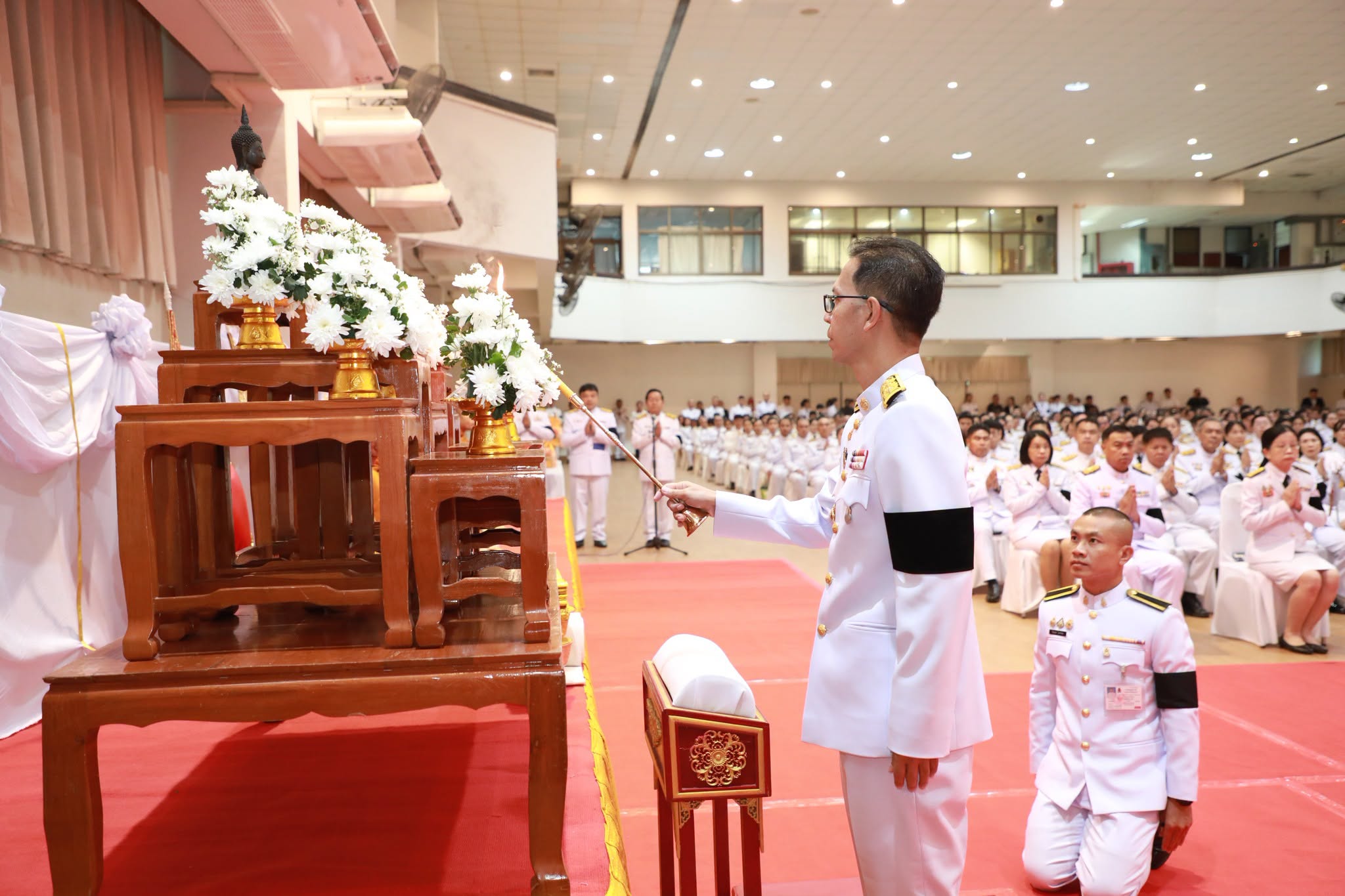 จังหวัดอำนาจเจริญ ประกอบพิธีสวดพระพุทธมนต์และทำบุญตักบาตรพระสงฆ์ 90 รูป ถวายเป็นพระราชกุศล เนื่องใน "วันนวมินทรมหาราช"