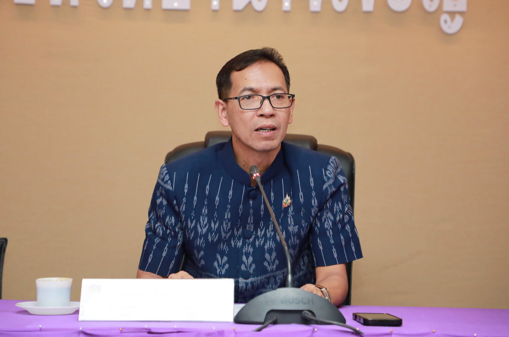 จังหวัดอำนาจเจริญ ประชุมเตรียมจัดกิจกรรมเดินแบบผ้าไทยการกุศล &ldquo;แพรพรรณ มนตรา ผ้าเมืองอำนาจ&rdquo; ในงานประเพณีฮีตสิบสองและงานประจำปีจังหวัดอำนาจเจริญ ประจำปี 2569